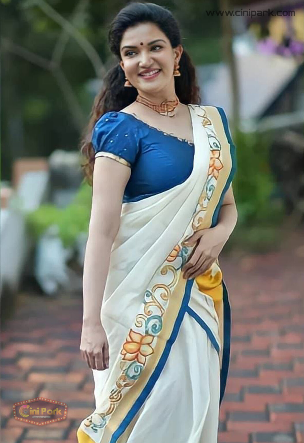 Honey rose