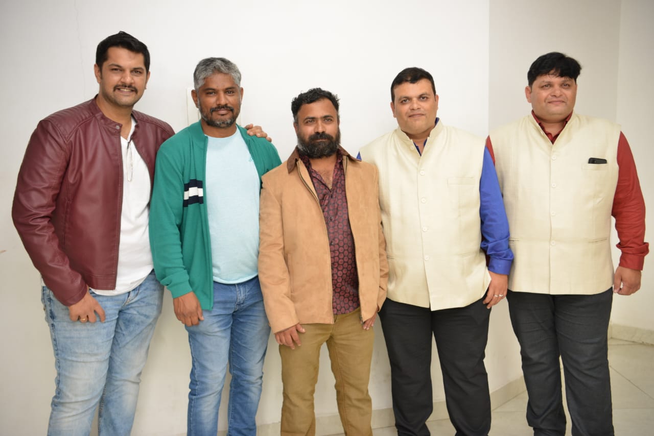 ombattu sullu kathegalu kannada movie