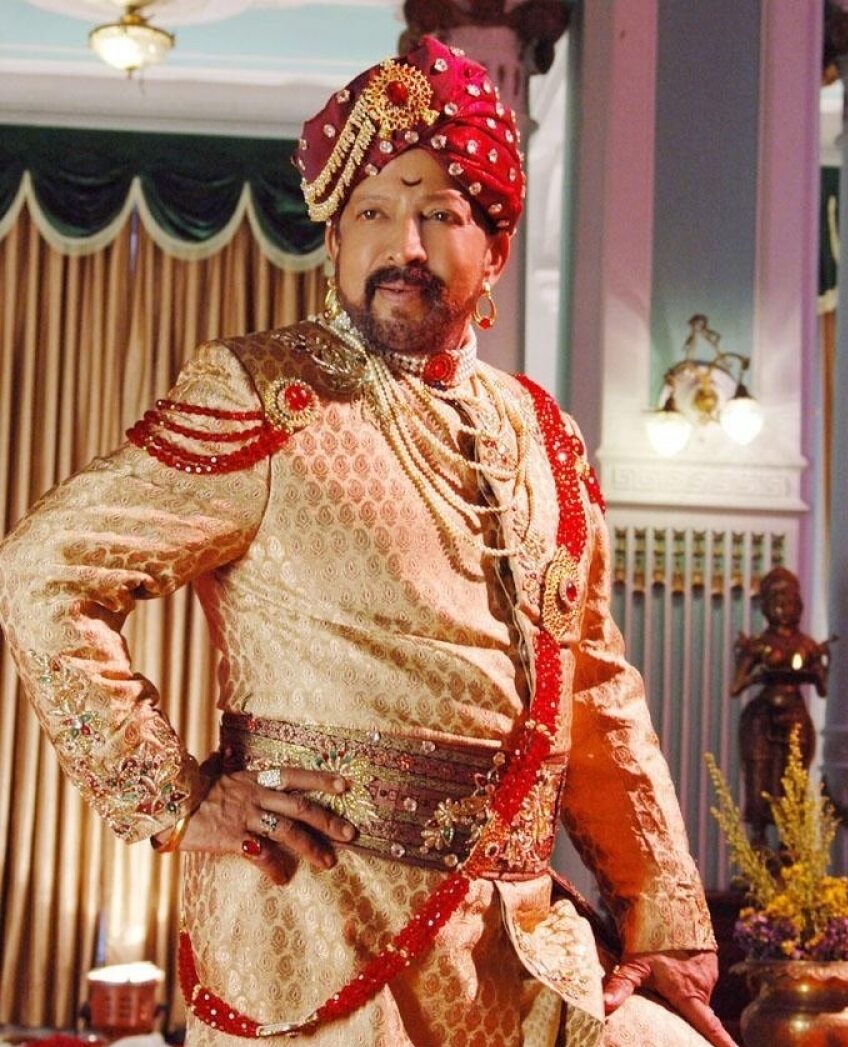 Tribute to Dr. Vishnuvardhan with the song "Hrudayavanta Vishnu" by Jankar Music.
