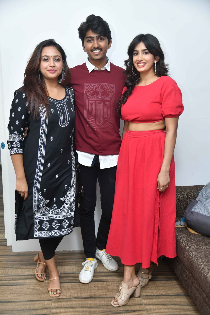 The trailer of Abhishek Ambarish's movie "Badavipurva" has been unveiled.